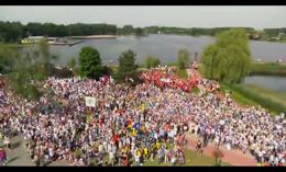 Film z przytulania zalewu